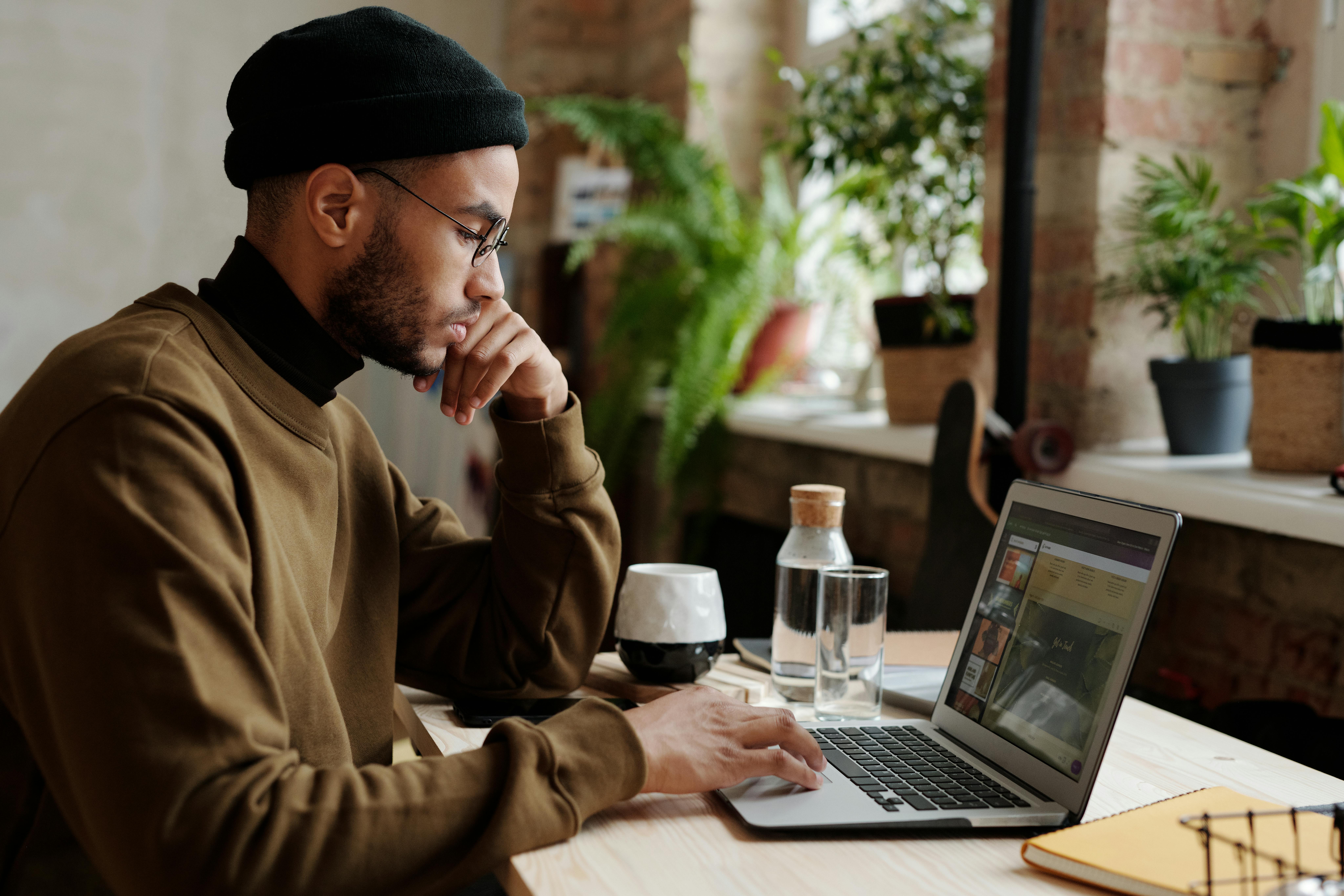Types of Amazon Seller Accounts: Amazon Professional Seller or Individual